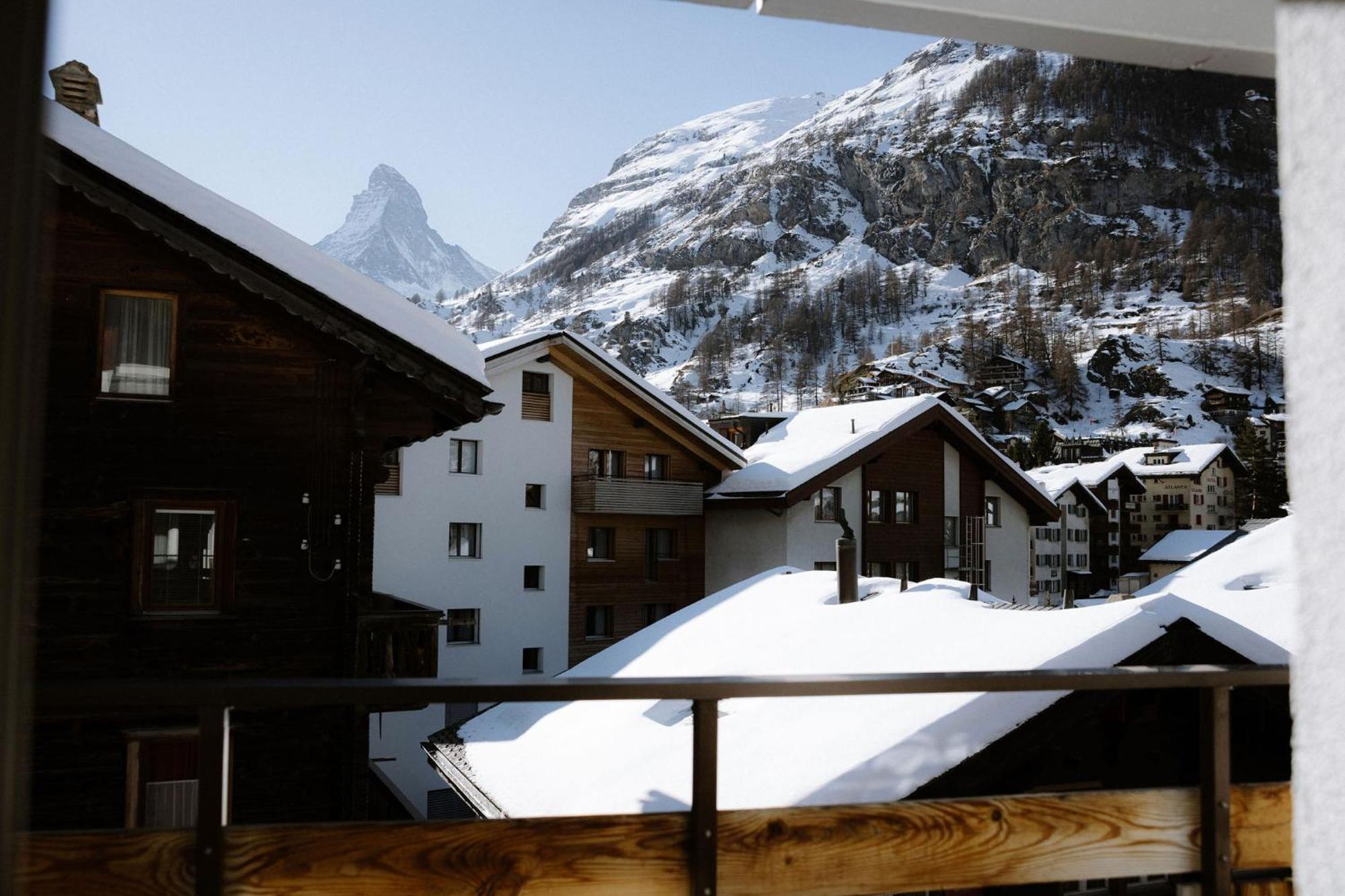 Alpine Hotel Perren Zermatt Exterior photo